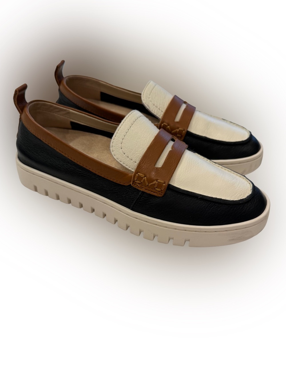Vionic Uptown Women’s Hybrid Color block Leather Penny Loafers Sz 6.5W